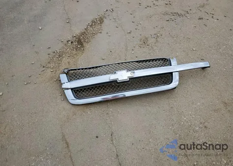 2004 Chevrolet Silverado C1500 из США, поврежденный, VIN 2GCEC19V241135038